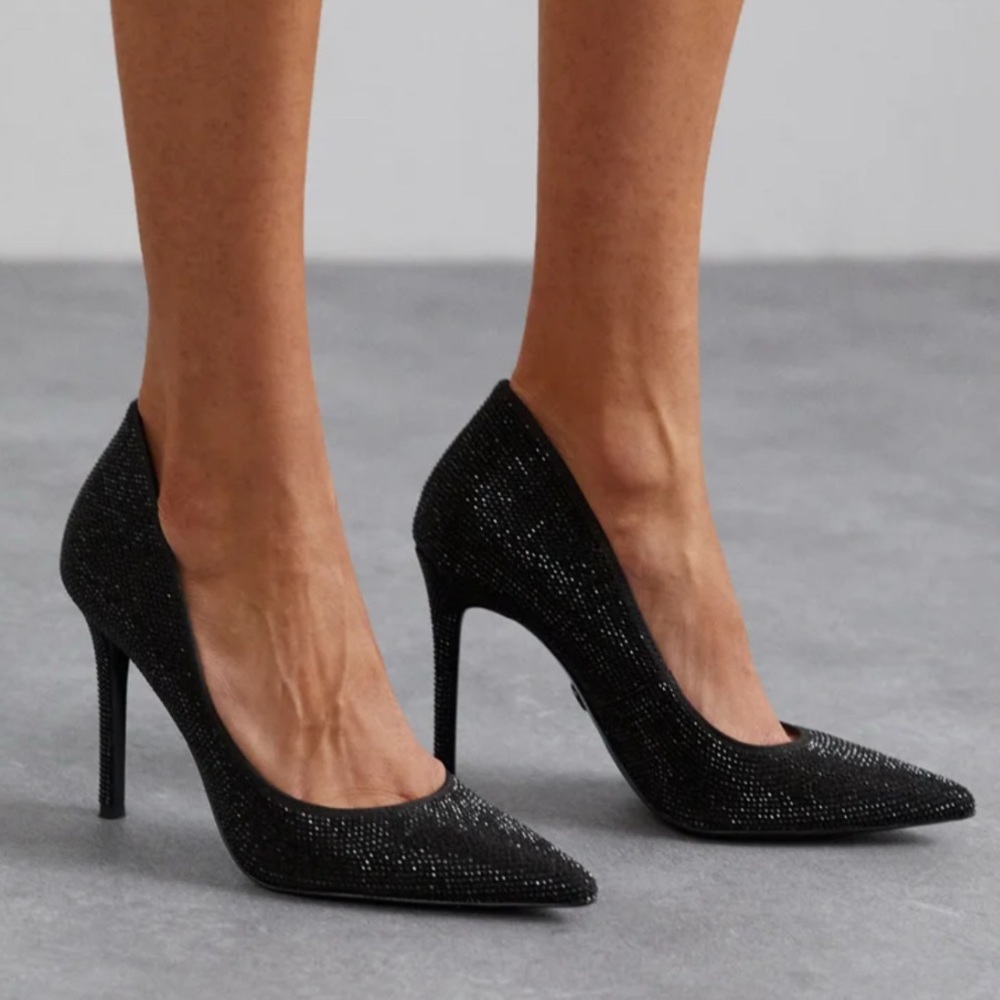 Michael Kors Dorothy Embellished Chain-Mesh Pump